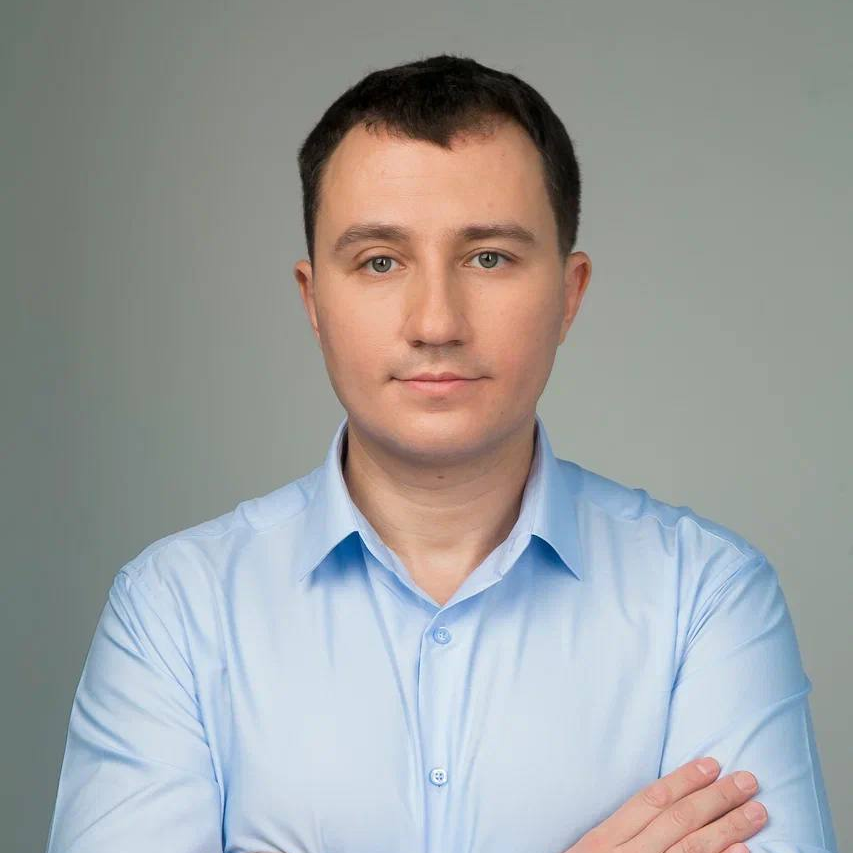 Дмитрий Карасовский, Базис